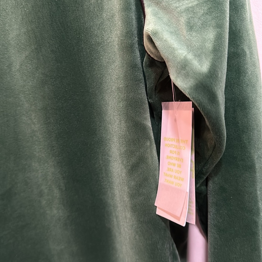 NWT. Nordstrom Velvet Top. - Picture 6 of 7